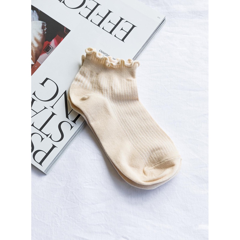 Ribbed Ruffle Socks Cream