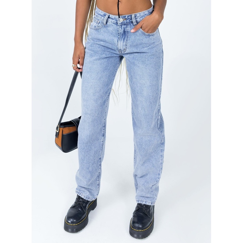Stunner Low Rise Light Wash Jeans Denim