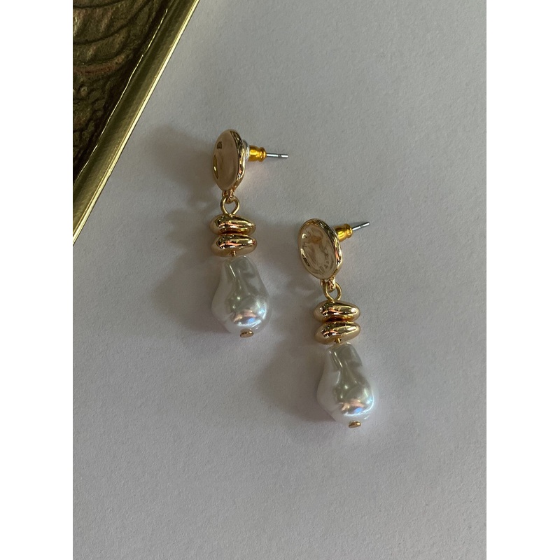 Karolina Pearl Drop Earrings Gold / White