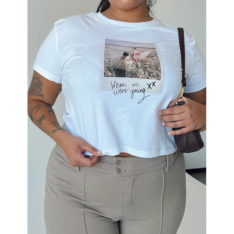 Shake It Graphic Tee White Curve