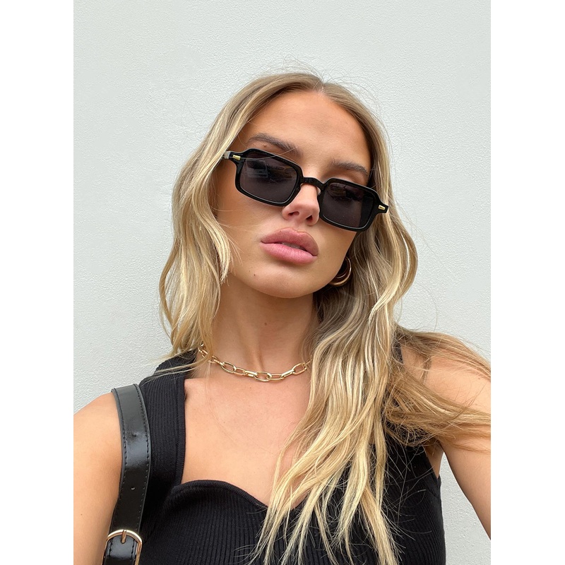 Desy Sunglasses Black