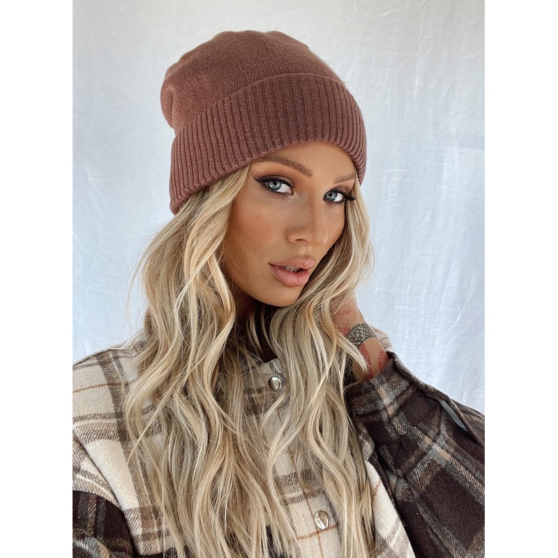 Leo Beanie Brown