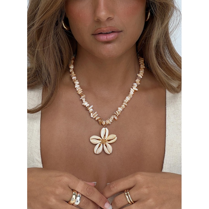 Keeping Cool Necklace Beige