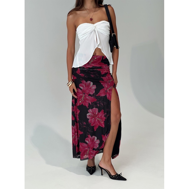 Cooperi Maxi Skirt Black / Red Floral Petite